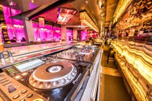 Фотография из галереи Rocks Hotel & Casino в Кирении