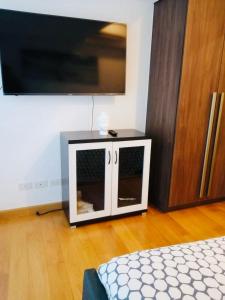 تلفاز و/أو أجهزة ترفيهية في The Milano Residences by Versace