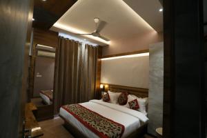 Llit o llits en una habitació de A Palace on River ( Rashmi Guest House )