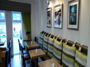 Area soggiorno di Anchor Hotel and Seabed Restaurant