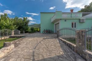 Budova, kde se vila nachází