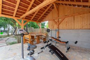 Fitness centrum a/nebo fitness zařízení v ubytování Holiday home Paradise