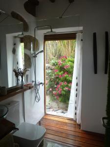Ogród w obiekcie El Susurro Ecoliving_VILLA PARDELA