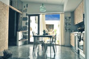 Kuchyň nebo kuchyňský kout v ubytování El Susurro Ecoliving_VILLA PARDELA