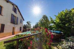 A garden outside Agriturismo Ca' di Mazza