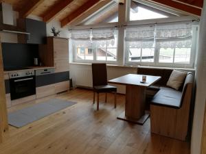 Kuchyň nebo kuchyňský kout v ubytování Eddy ´s Panorama Suite + 14 fotografií