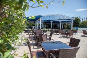 Restaurace v ubytování Ramada Plaza by Wyndham Gevgelija