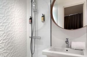 Chouette Hotel tesisinde bir banyo