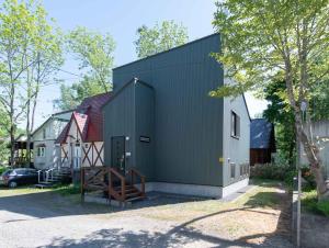 Bygningen som feriehuset ligger i