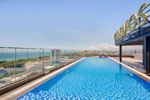 Bazen v nastanitvi oz. blizu nastanitve Cosmos Hotel Danang