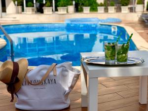Bazén v ubytování Atlantic Hotel - Free Parking nebo v jeho okolí