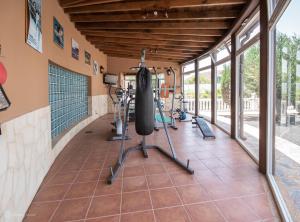 Fitness centrum a/nebo fitness zařízení v ubytování Villa de lujo que mira al mar