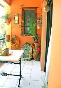 Ein Patio oder anderer Außenbereich in der Unterkunft Victoria's Apartment