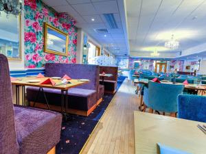 Гостиная зона в Langstone Cliff Hotel