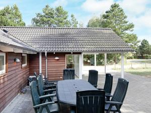 Gallery image of 12 person holiday home in R dby in Kramnitse