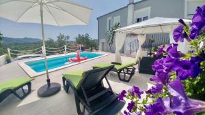 Bazén v ubytování Apartment Nanara nebo v jeho okolí