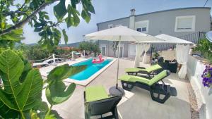 Bazén v ubytování Apartment Nanara nebo v jeho okolí