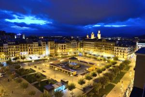 Nespecifikovaný výhled na destinaci Pamplona nebo výhled na město při pohledu z hotelu