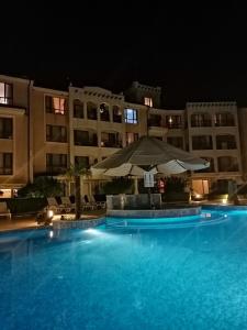 Bazén v ubytování Paradise Bay D8 Apartment nebo v jeho okolí