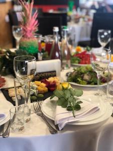 Fotografie z fotogalerie ubytování Ostrov River Club v destinaci Novosëlovka + 52 fotografií