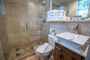 Koupelna v ubytování Whitelaw Hotel