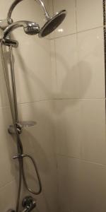 A bathroom at Seahouse Suites