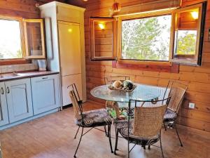Fotografie z fotogalerie ubytování Luxury Wooden Villa with Pool, The Nest v destinaci Kato Korakiana