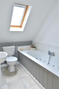 A bathroom at Hawthorn Cottage