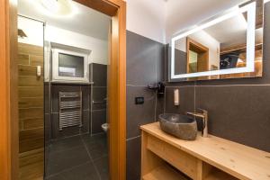 Koupelna v ubytování Alpstyle Hotel Albolina Wellness & Beauty