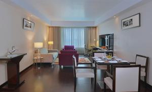 Radisson Hotel Agra的休息区