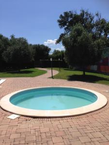 Bazén v ubytování Il Giardino nebo v jeho okolí