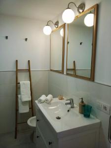 A bathroom at ATICO VIEW NATURE CORRALEJO Még 15 kép