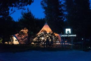 Zahrada ubytování Under Canvas Glacier