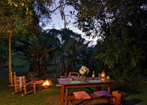 Restoran atau tempat makan lain di Karunâ