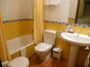 Koupelna v ubytování Hotel Taramundi