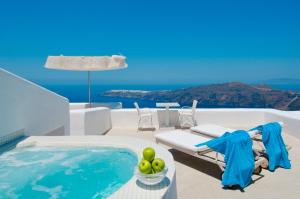 Swimmingpoolen hos eller tæt på White Santorini