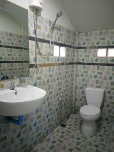 Ванная комната в Lanta Valom Hideaway