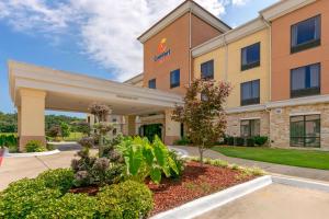 a rendering of the front of a hotel at Comfort Suites in Forrest City