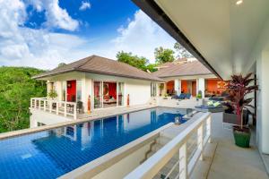 Gallery image of D-Lux Amazing 5 bed sea view villa in Por Bay