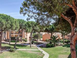 Afbeelding uit fotogalerij van Studio 4 personnes, climatisé, rez de jardin in Saint-Raphaël