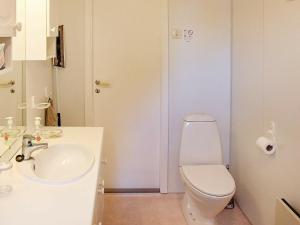 Ванная комната в One-Bedroom Holiday home in Vordingborg