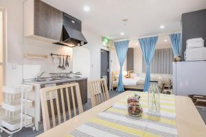 Kuchyň nebo kuchyňský kout v ubytování Uhome Ueno Apartment 4