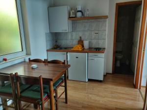 Kuchyňa alebo kuchynka v ubytovaní Apartments Jerkovic