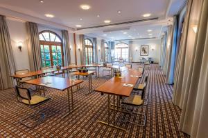 Restaurace v ubytování Hotel Lechnerhof Unterföhring