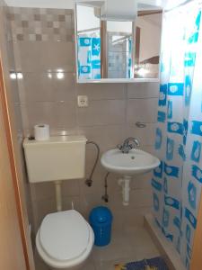 Koupelna v ubytování Apartmani Šime - 1