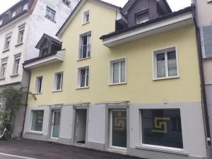 Zgradba, v kateri se nahaja apartma