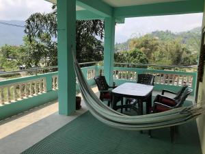 Pemandangan gunung umum atau pemandangan gunung yang diambil dari rumah tamu ini