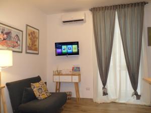 A television and/or entertainment centre at GELSO HOME