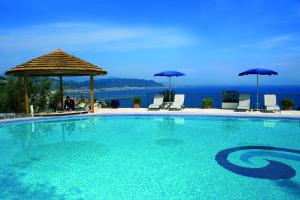 Bazén v ubytovaní Hotel Raito Wellness & SPA alebo v jeho blízkosti