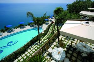Bazén v ubytovaní Hotel Raito Wellness & SPA alebo v jeho blízkosti